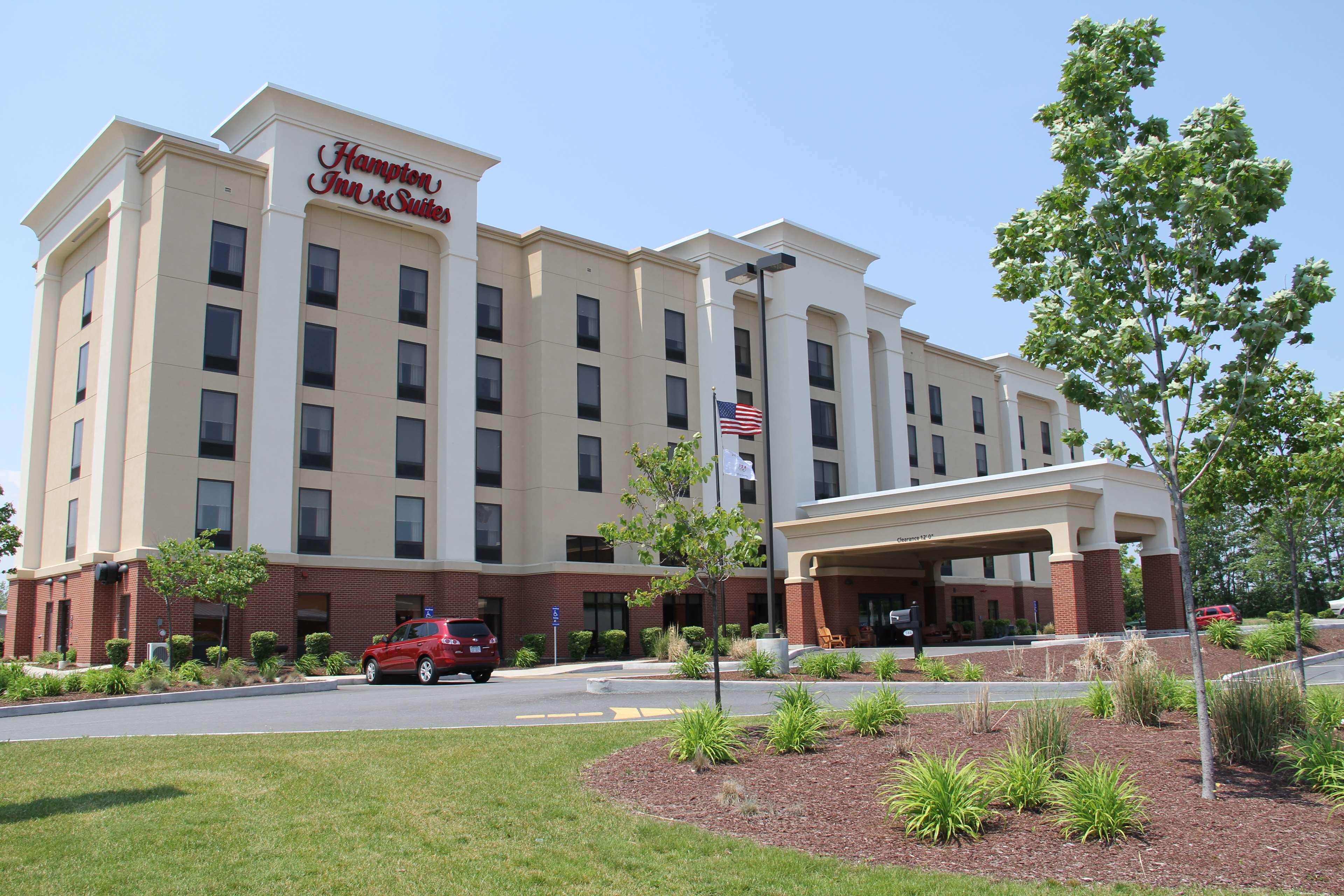 Hampton Inn & Suites Plattsburgh Bagian luar foto