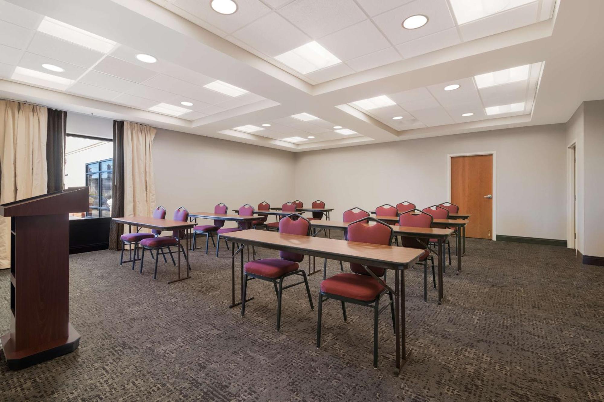 Hampton Inn & Suites Plattsburgh Bagian luar foto
