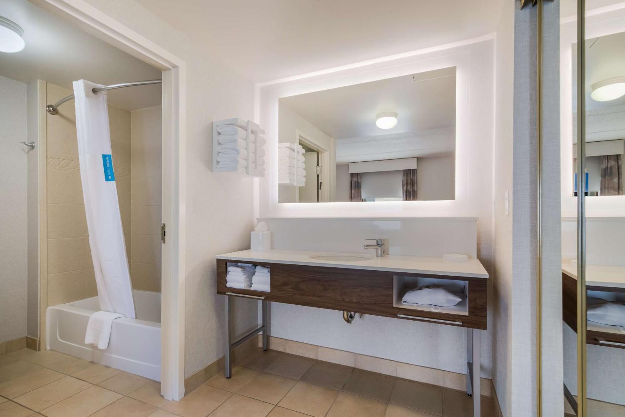 Hampton Inn & Suites Plattsburgh Bagian luar foto