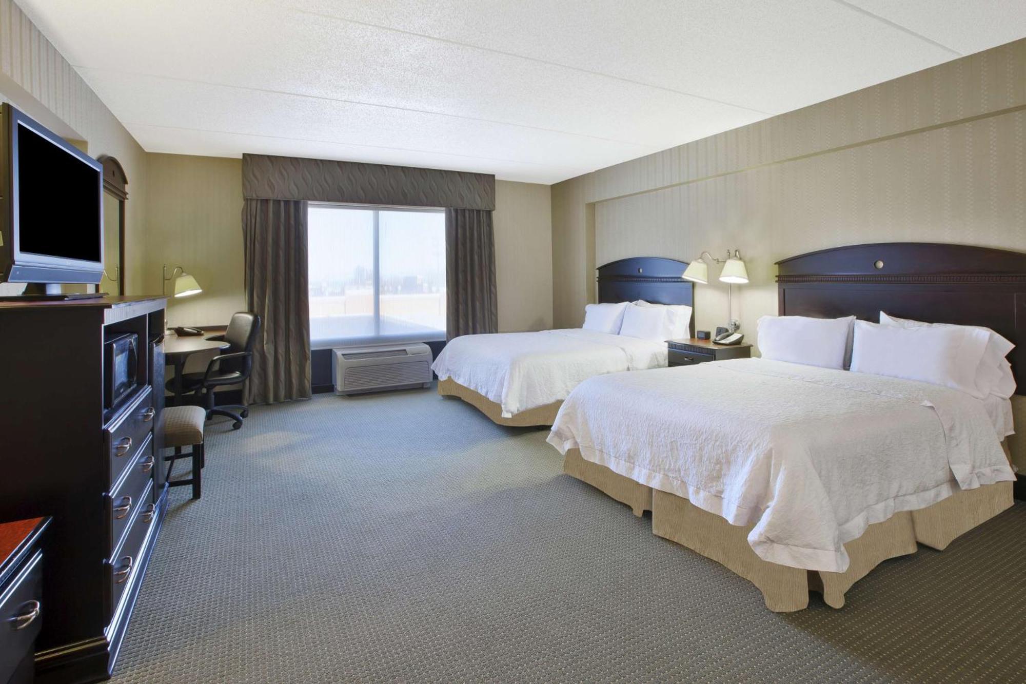 Hampton Inn & Suites Plattsburgh Bagian luar foto