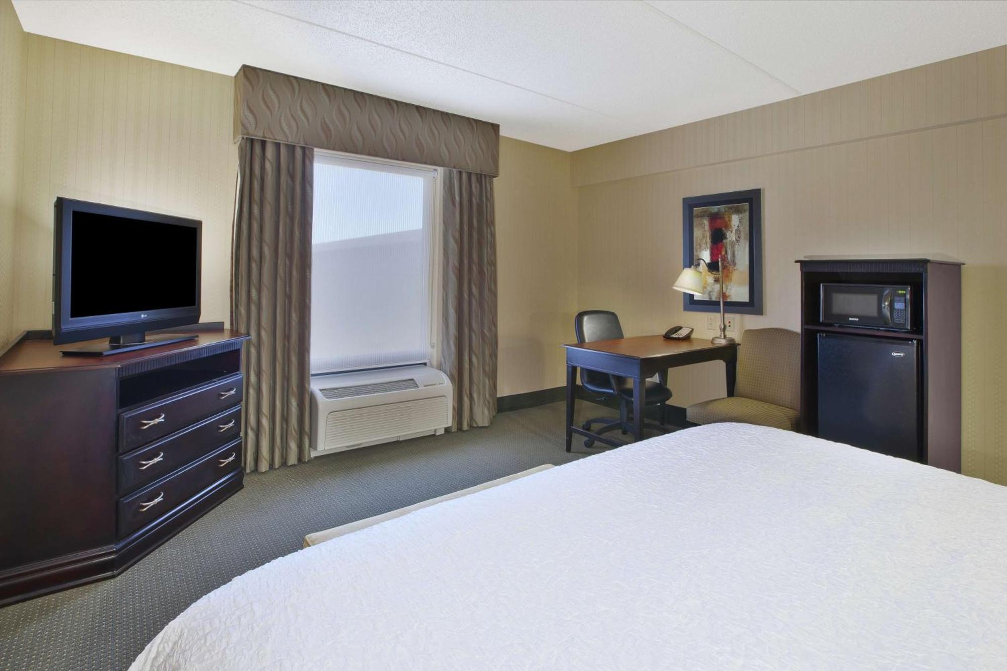 Hampton Inn & Suites Plattsburgh Bagian luar foto