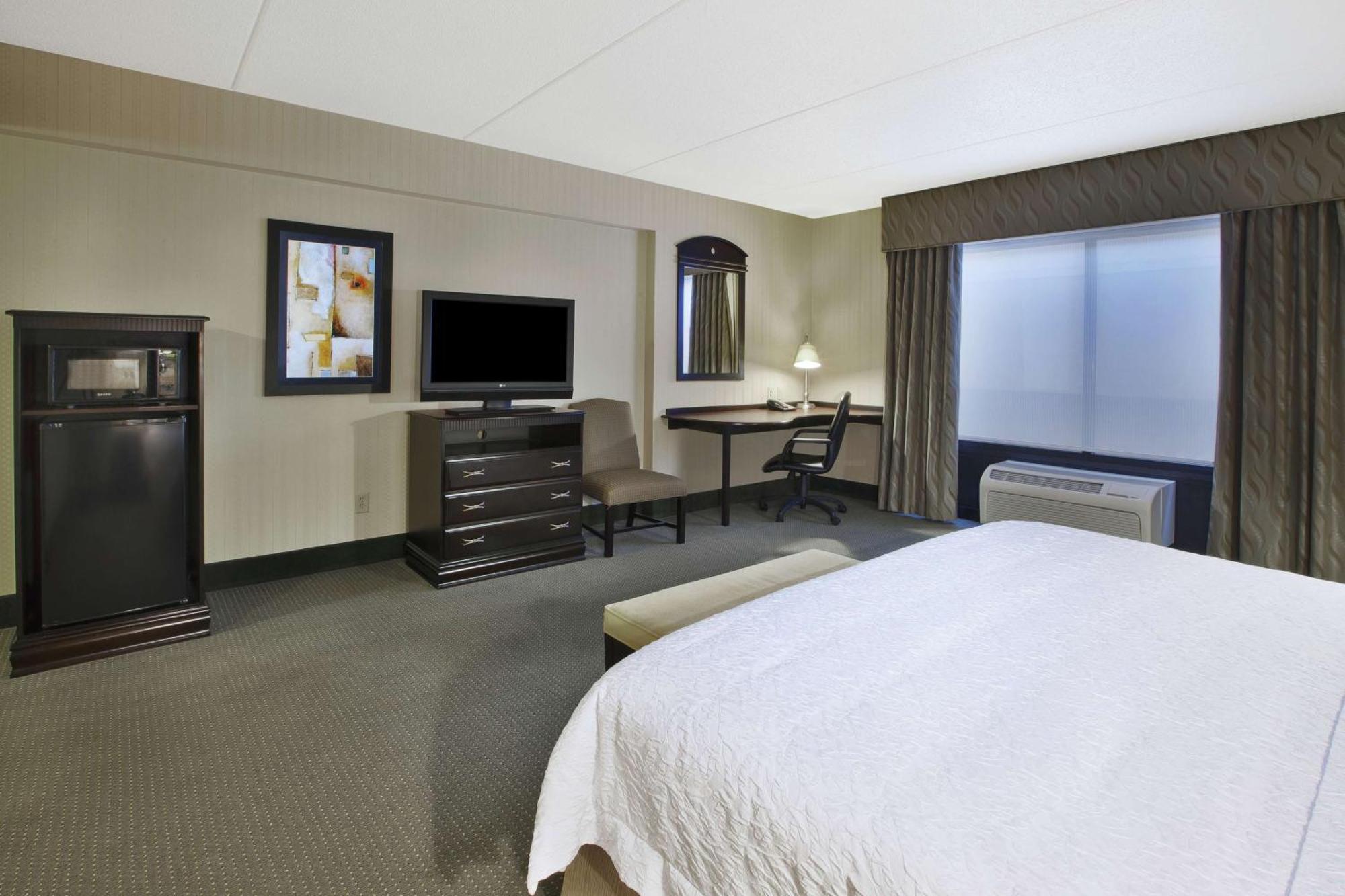 Hampton Inn & Suites Plattsburgh Bagian luar foto