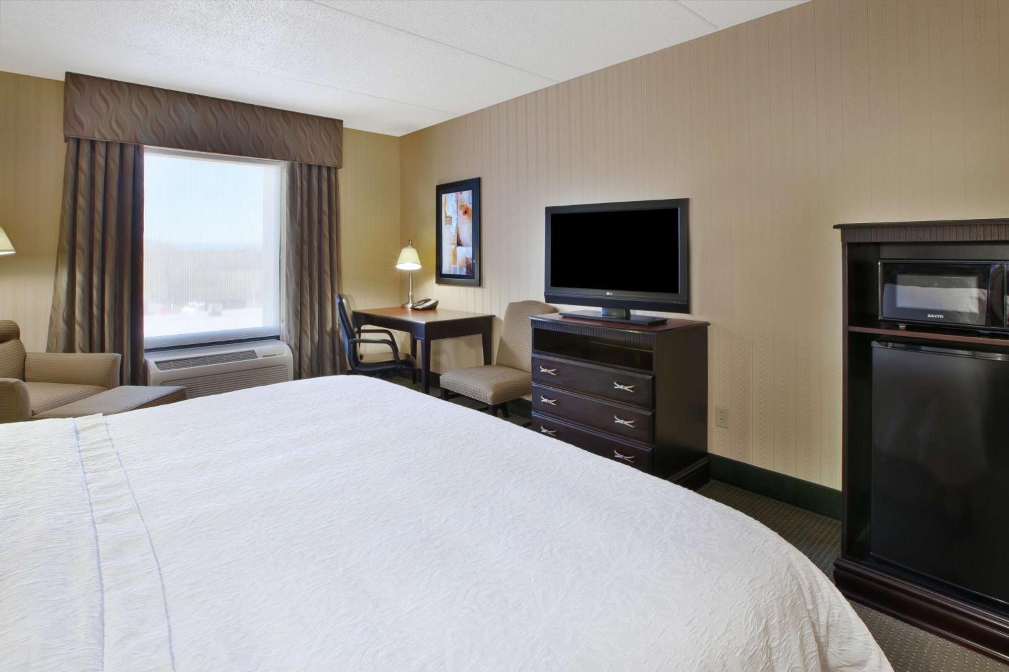 Hampton Inn & Suites Plattsburgh Bagian luar foto