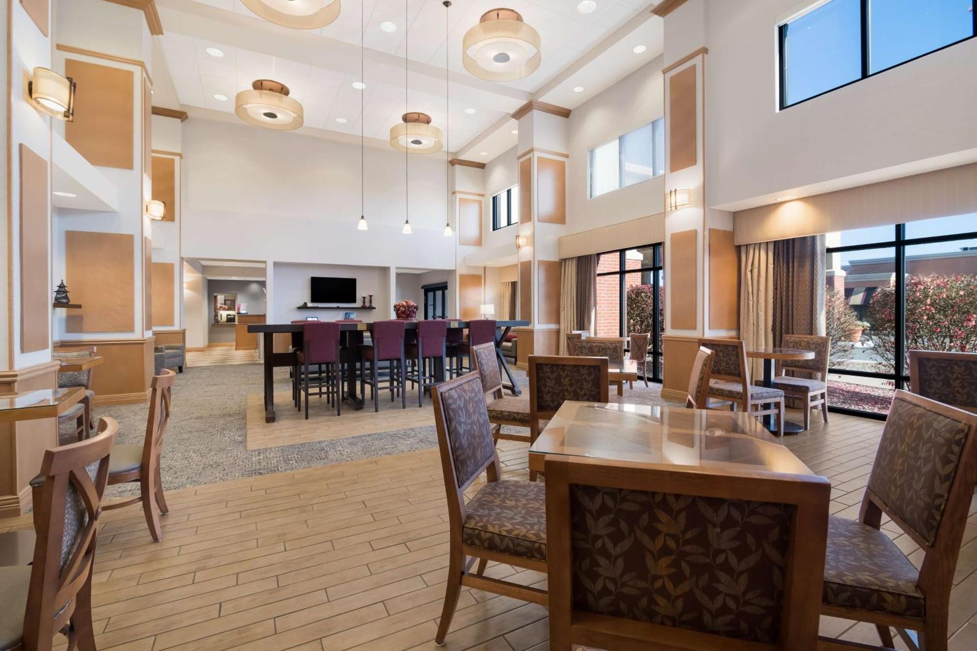 Hampton Inn & Suites Plattsburgh Bagian luar foto