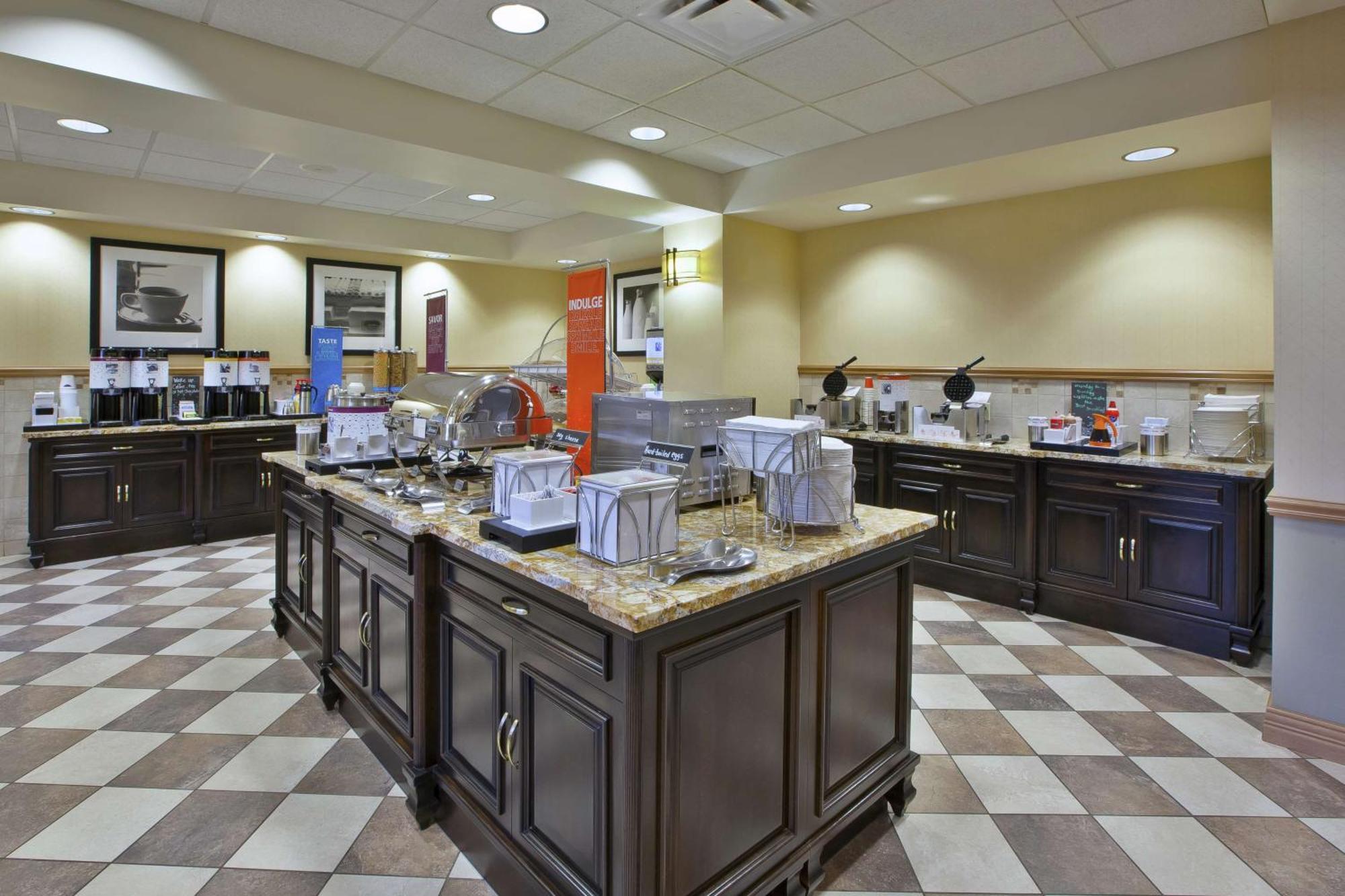 Hampton Inn & Suites Plattsburgh Bagian luar foto