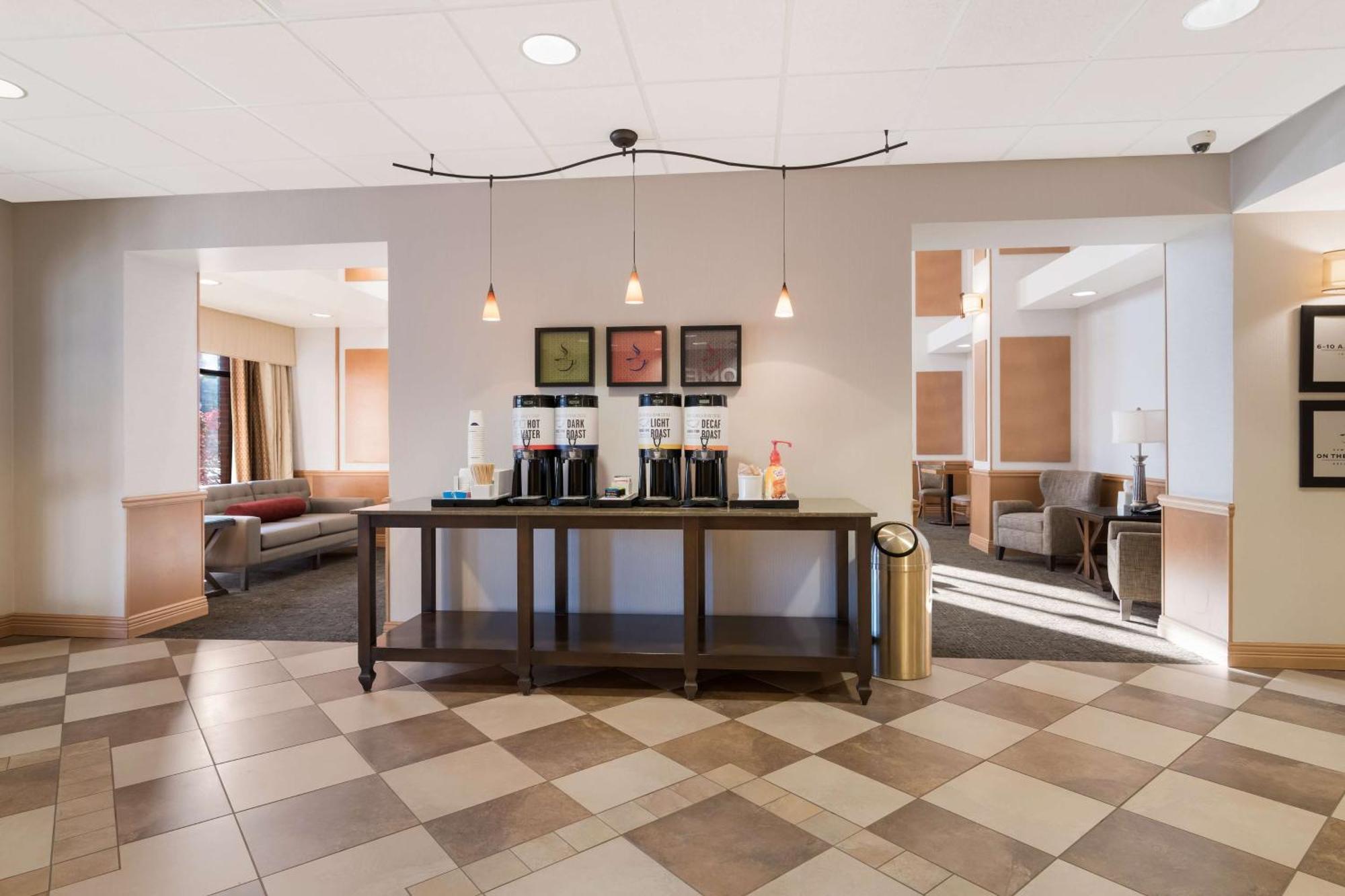 Hampton Inn & Suites Plattsburgh Bagian luar foto